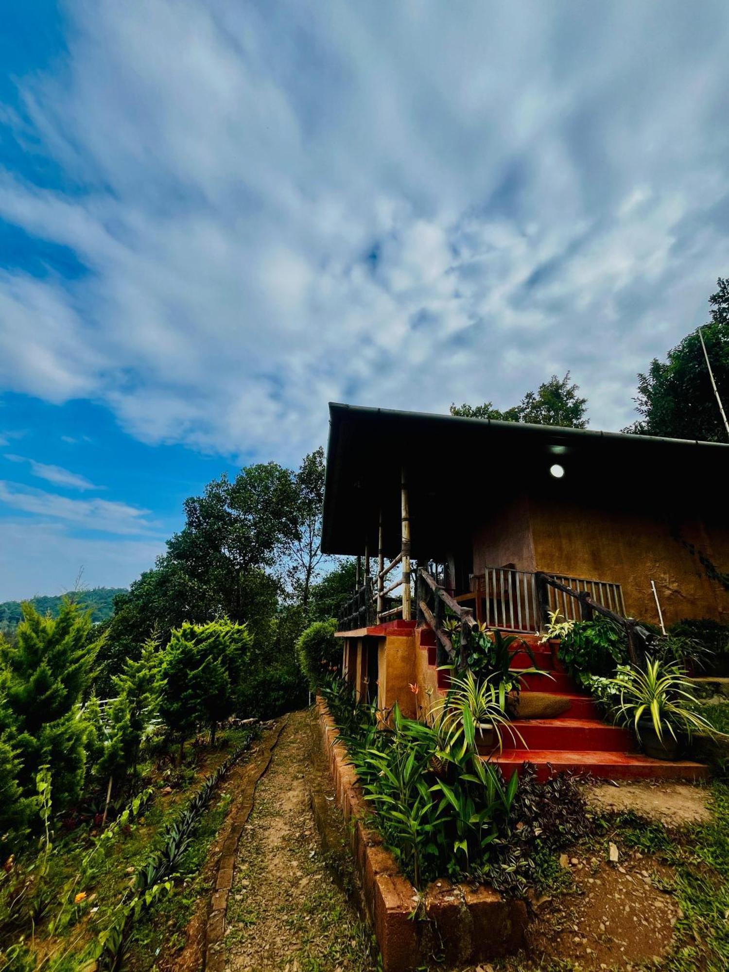 Angels Nest Home Stay 2 Acra Private Plantation Mountain Area Balconey Sunrice View Nearby Ngarhole Wild Life , Tholpetty Wild Life , Pakshipathalam Bird Santuary , Kuruva Island # Thirunelly & Thrissilery Temple Near By Secure Stay Wayanad Kerala Chegāt Exteriör bild